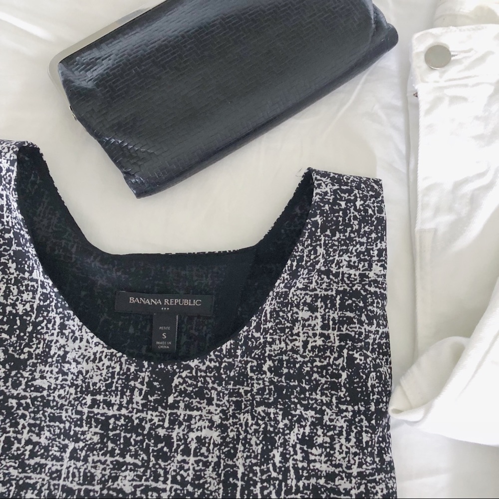 Banana Republic split back blouse